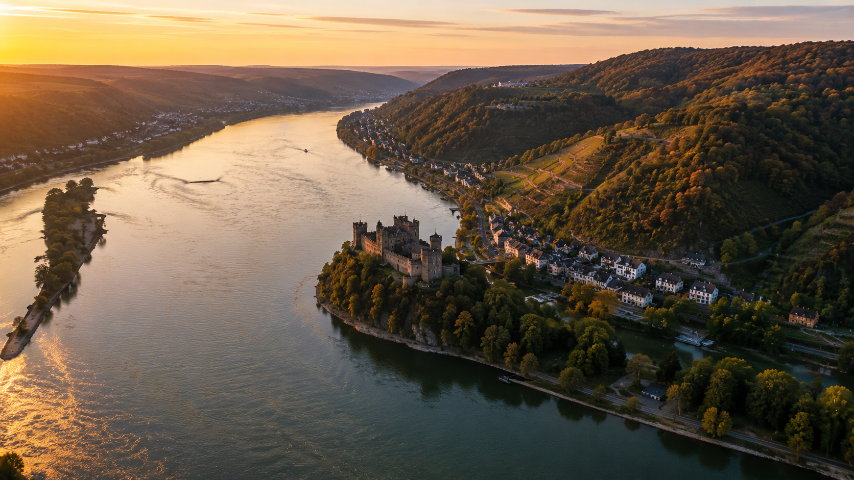 Rheinlandschaft aus der Vogelperspektive